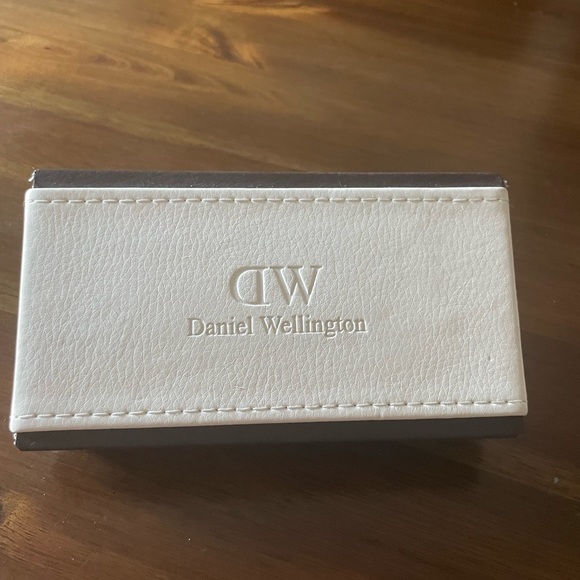 Daniel Wellington watch and bracelet - Picture 8 of 8